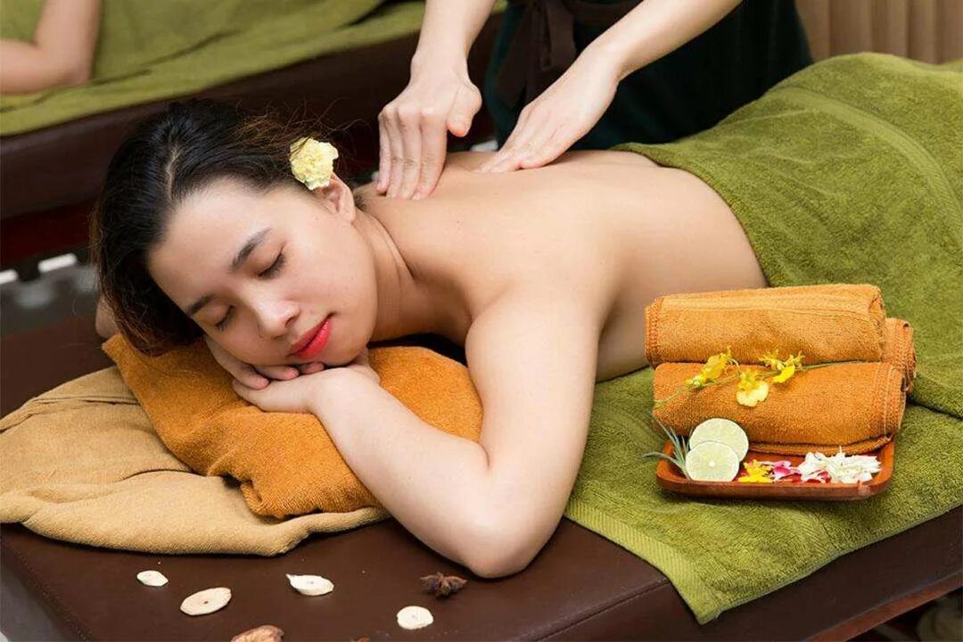 Vietnam massage. Вьетнамский массаж. Вьетнамский массаж тела. Вьетнамский массаж в Москве. Тайский массаж телом.