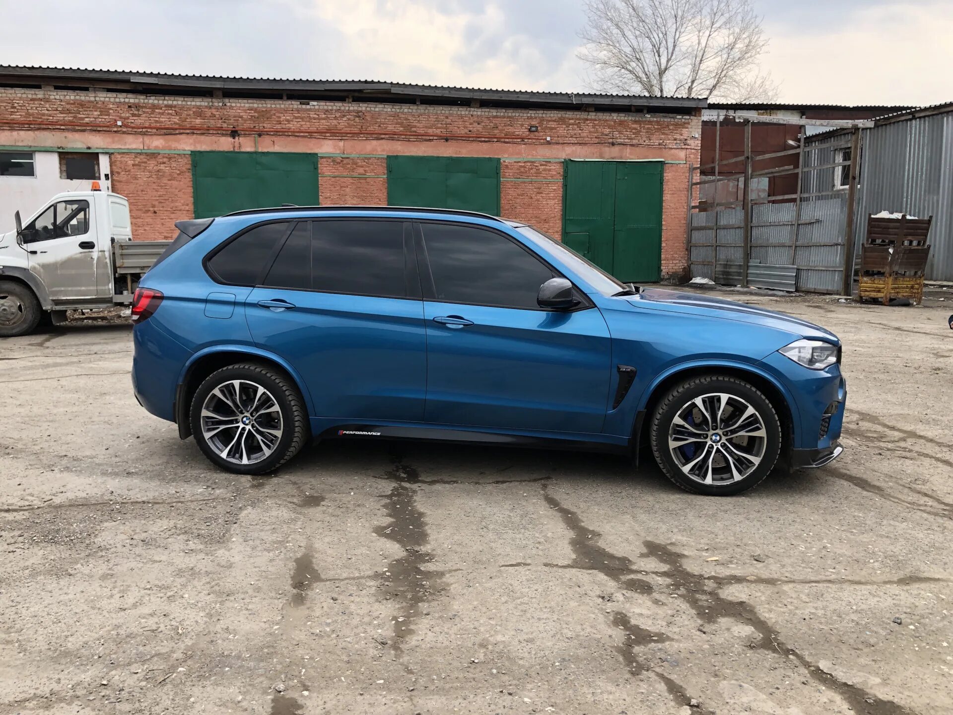 Колесо x6. 612 Стиль BMW x5. BMW x5 e70 612 стиль. 612 Стиль BMW x5 f15. BMW e70 612 стиль.