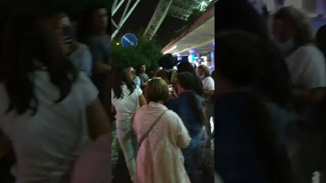 Встреча в аэропорту. Димаш в аэропорту в Сочи. Встреча группы в аэропорту. Кинотеатр в аэропорту.