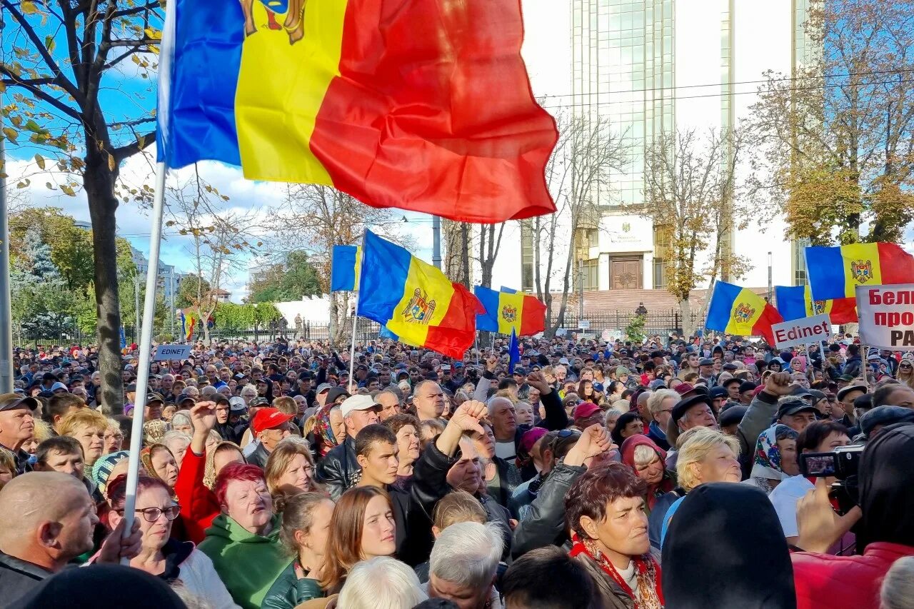 Молдавия присоединится к россии. Партия "Шор" протестует в центре Кишинева. Протесты в Кишиневе 2022. Митинг. Протесты в Украине 2014.