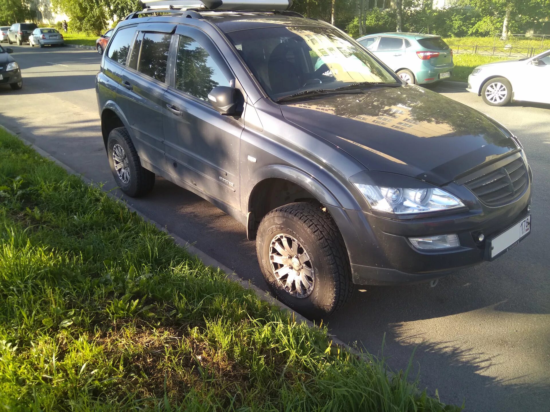 Саньенг на раме. SSANGYONG Kyron рама. Рама ССАНГЕНГ Кайрон. Номер рамы саньенг Кайрон. Отбойник на раме Кайрона.