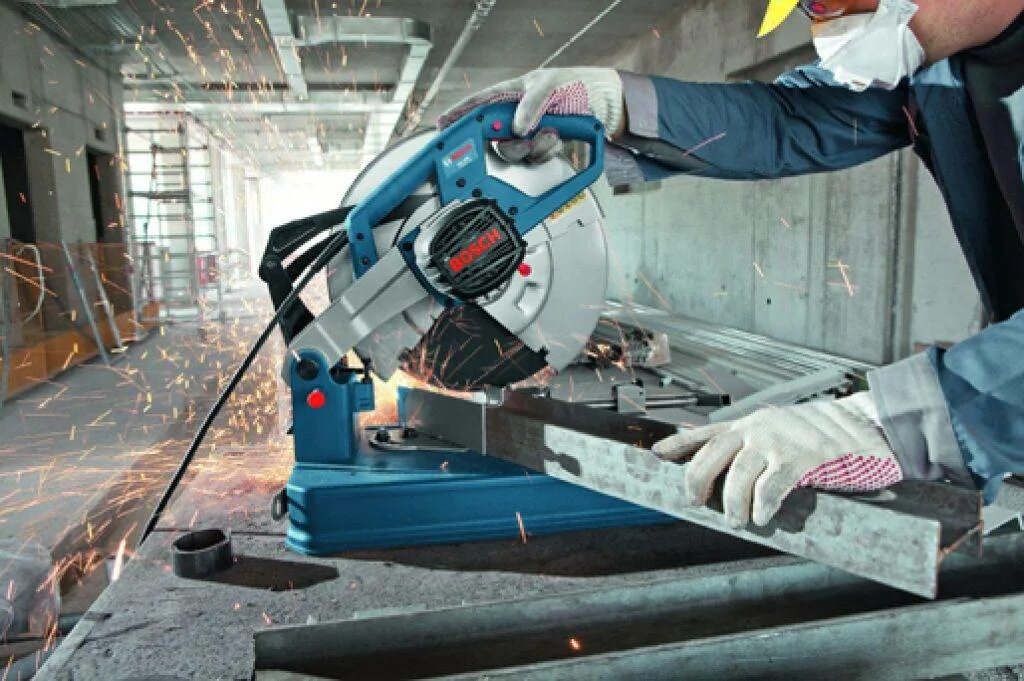 Пила работа. Отрезной станок по металлу бош. резки bosch gco 2000. маятниковая пила bosch. маятниковая пила по металлу бош.