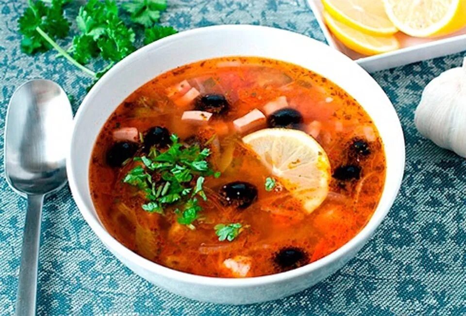 Солянка сборная мясная. Солянка сборная мясная 350мл. Солянка суп классический. Солянка сборная мясная. Солянка старомосковская.