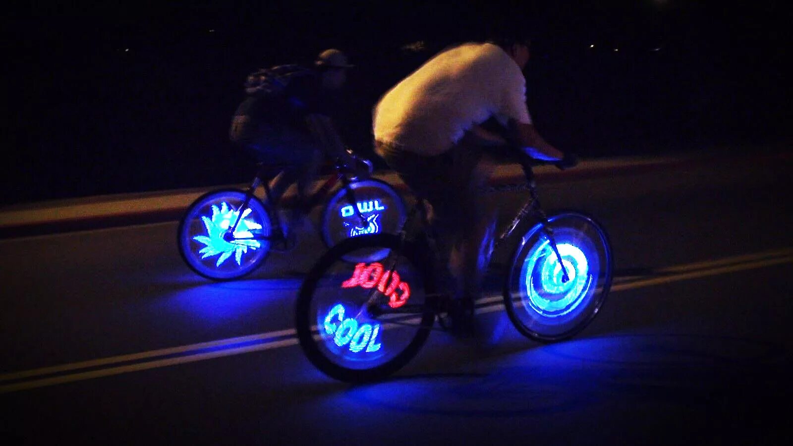 Велосипед с неоновой подсветкой. Неоновое колесо. Велосипед со светящимися колесами. Светящиеся колеса на велосипед. Светящиеся велосипед