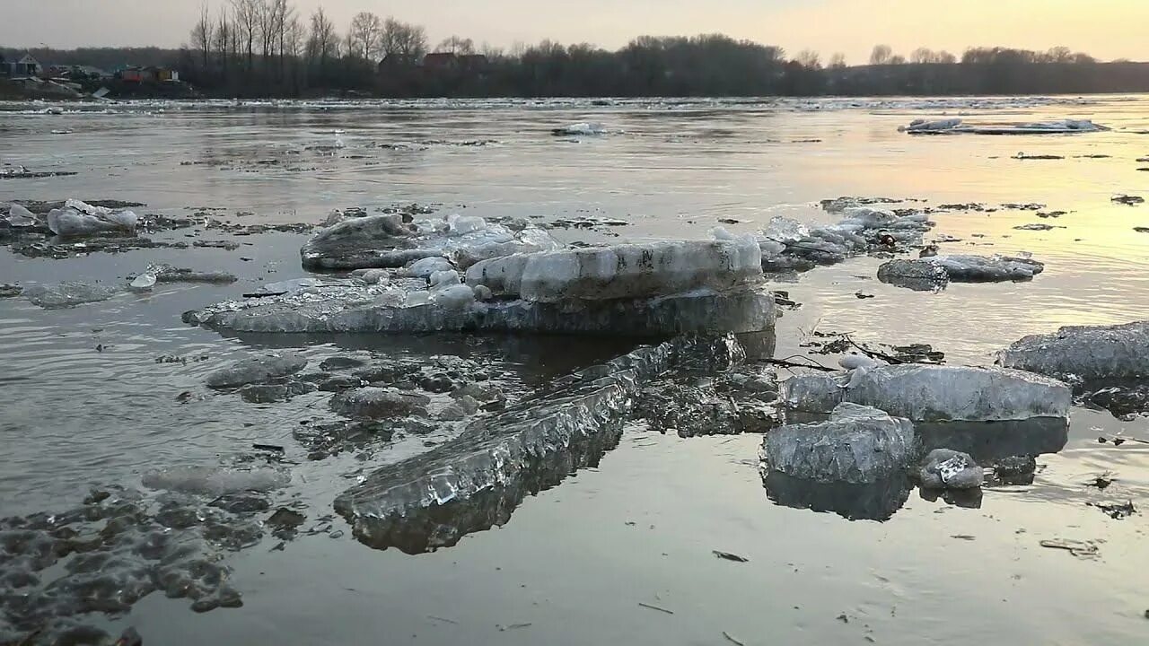 Ледоход в уфе 2024 на белой. Кама ледоход 2022. Река белая Башкирия ледоход. Ледоход Уфа белая. Ледоход Великий Устюг.