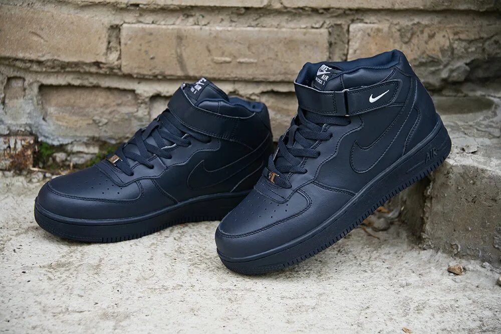 Зимние кроссовки цена. Зимние кроссовки найк АИР Форс 1. Nike Air Force 1 зимние мужские. Кроссовки найк АИР Форс мужские зимние. Nike кроссовки мужские зимние АИР Форс.