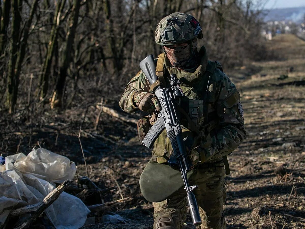 Боец чвк вагнера на украине. Боец ЧВК Вагнер. ЧВК Вагнер Бахмут. Бойцы отряда Вагнер. Бойцы ЧВК Вагнера на Украине.