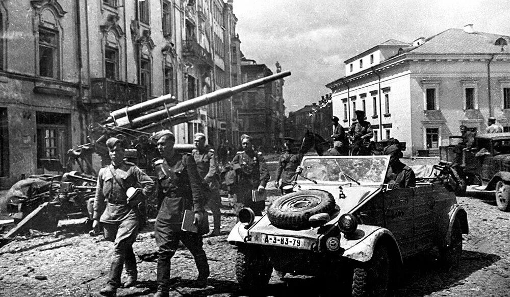 1 июля 1944. Освобождение Вильнюса 1944. Освобождение столицы Литвы Вильнюса (13 июля 1944 г.). Освобождение Вильнюса от немецко-фашистских захватчиков 1944г. Штурм Будапешта 1945.