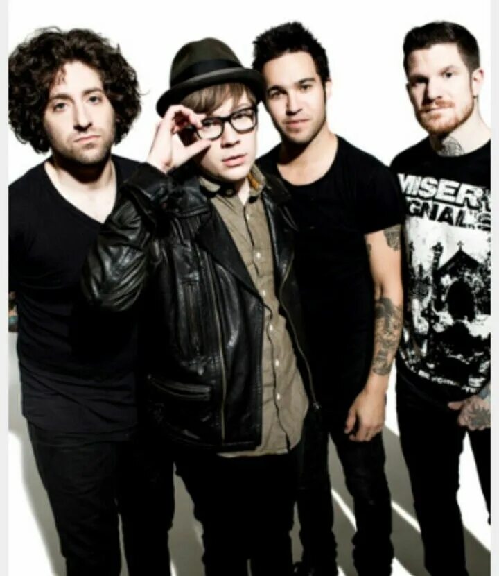 Fall out группа. Группа Fall out boy. Fall out boy фото группы. Fall out boy Tour. Fool out boy.