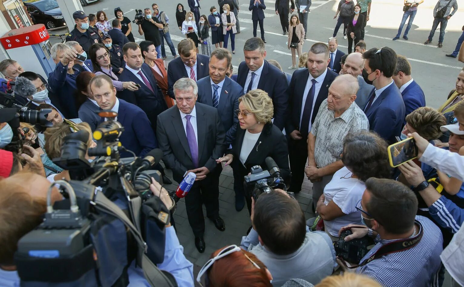 Таганрог приезд. Матвиенко в Таганроге 2022. Визит Матвиенко в Таганрог в 2022. Матвиенко в Таганроге 2023. Матвиенко Таганрог трамвай.