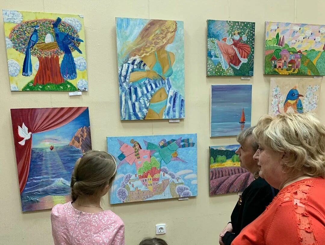 Творческая студия этюд петропавловск-камчатский. Детская художественная школа. Выставка рисунков школьников. Выставка картин. Ученики художественной школы.
