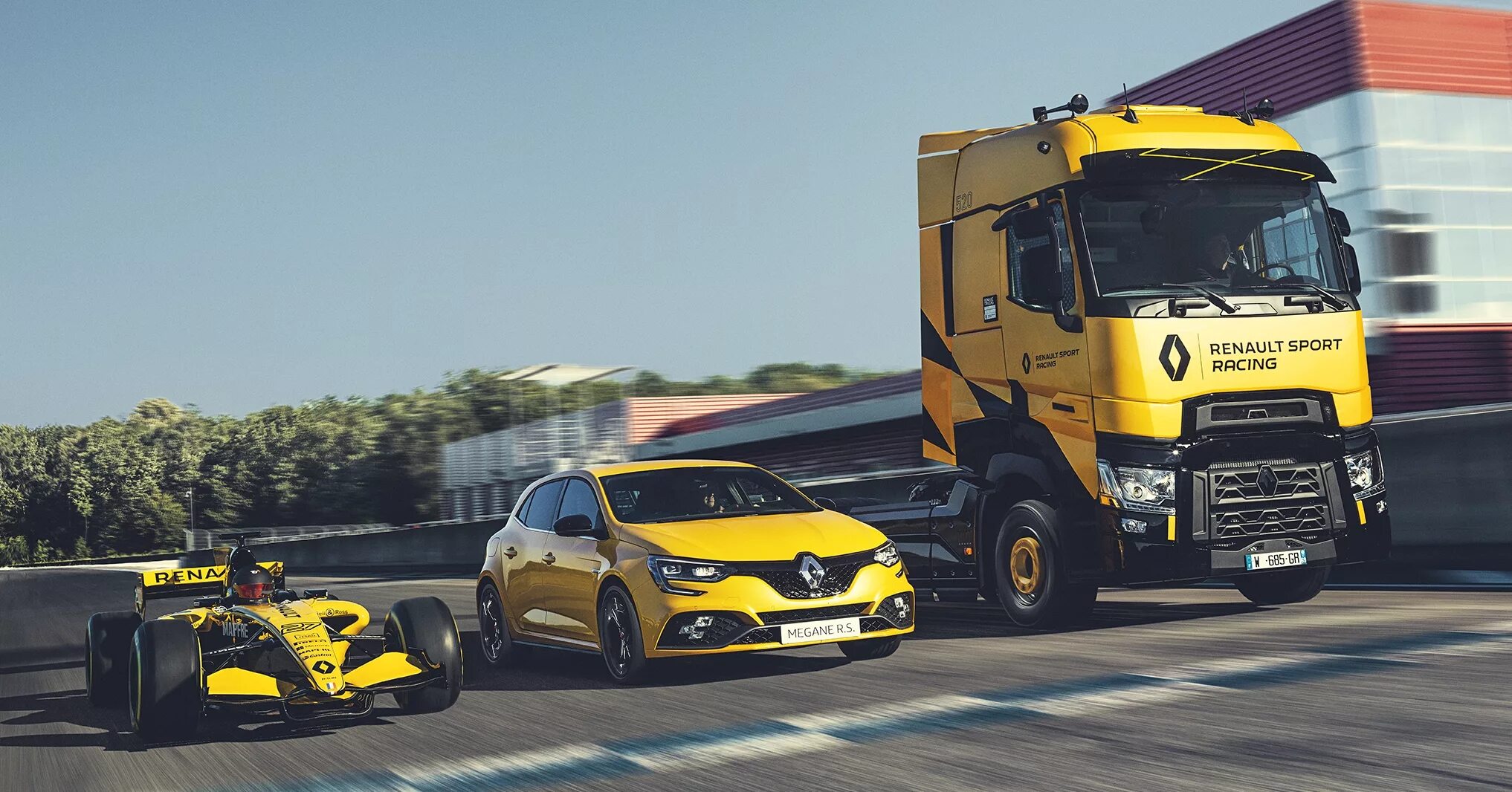 Volvo renault. Renault t Sport Racing. Вольво Рено трак. Renault track 2012.