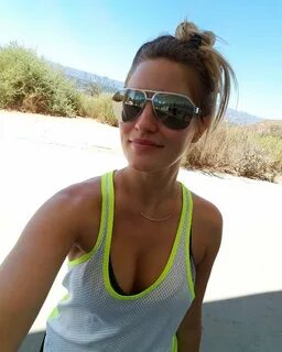 The Hottest Photos Of Justine Ezarik a.k.a iJustine.