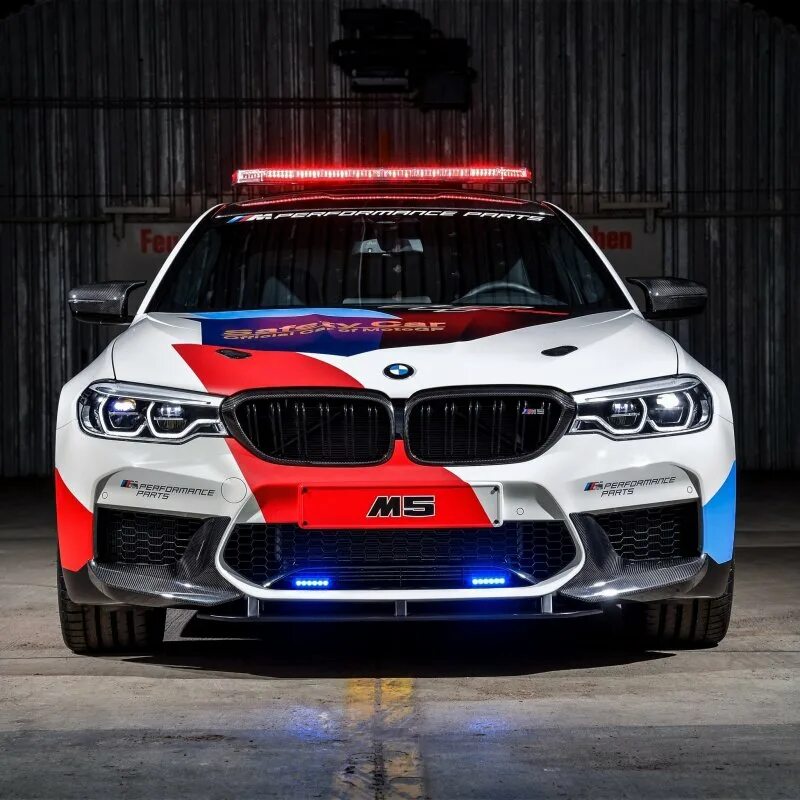 Включи бмв 5. БМВ x5 f90. БМВ м5 спортивная. Гоночная БМВ м5. BMW x6 & BMW m5 f90.