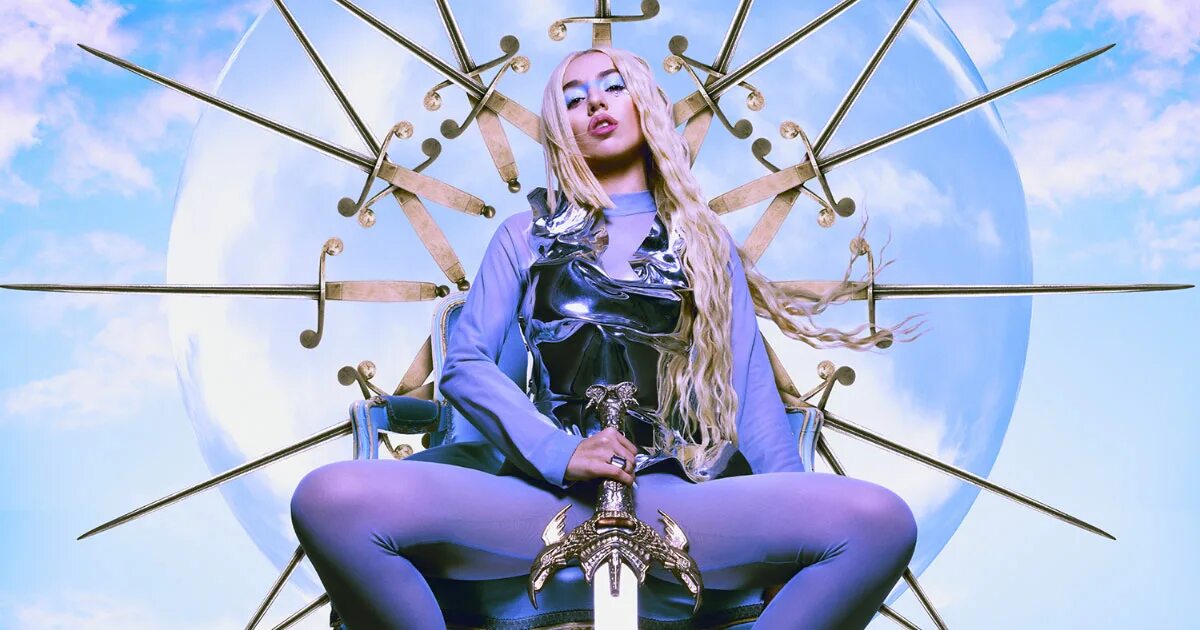 Ava max kings queens. Эйва макс kings queens. кинг квинс ава макс. ava max — kings and queens (2025). эйва макс короли и королевы.