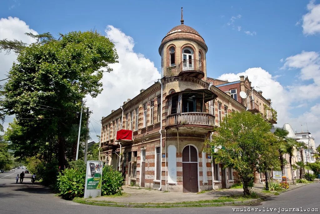 Дом братьев Ксандопуло Сухуми. Вилла Алоизи Абхазия Сухум. Особняк Стефаниди Сухум. Сухум архитектура.