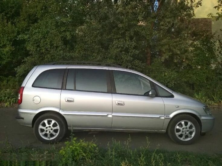 Opel Zafira a 1998. Опель Зафира 2004. Опель Зафира 1998.