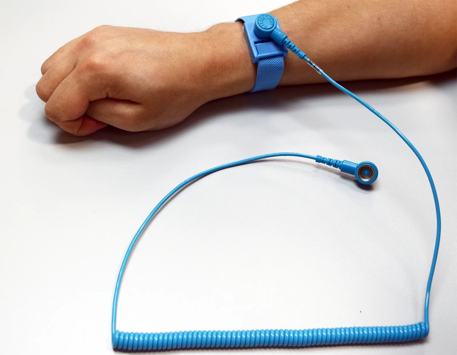 Using strap. Anti-static wrist strap. antistatic wrist strap. esd strap. anti static wrist strap meaning.