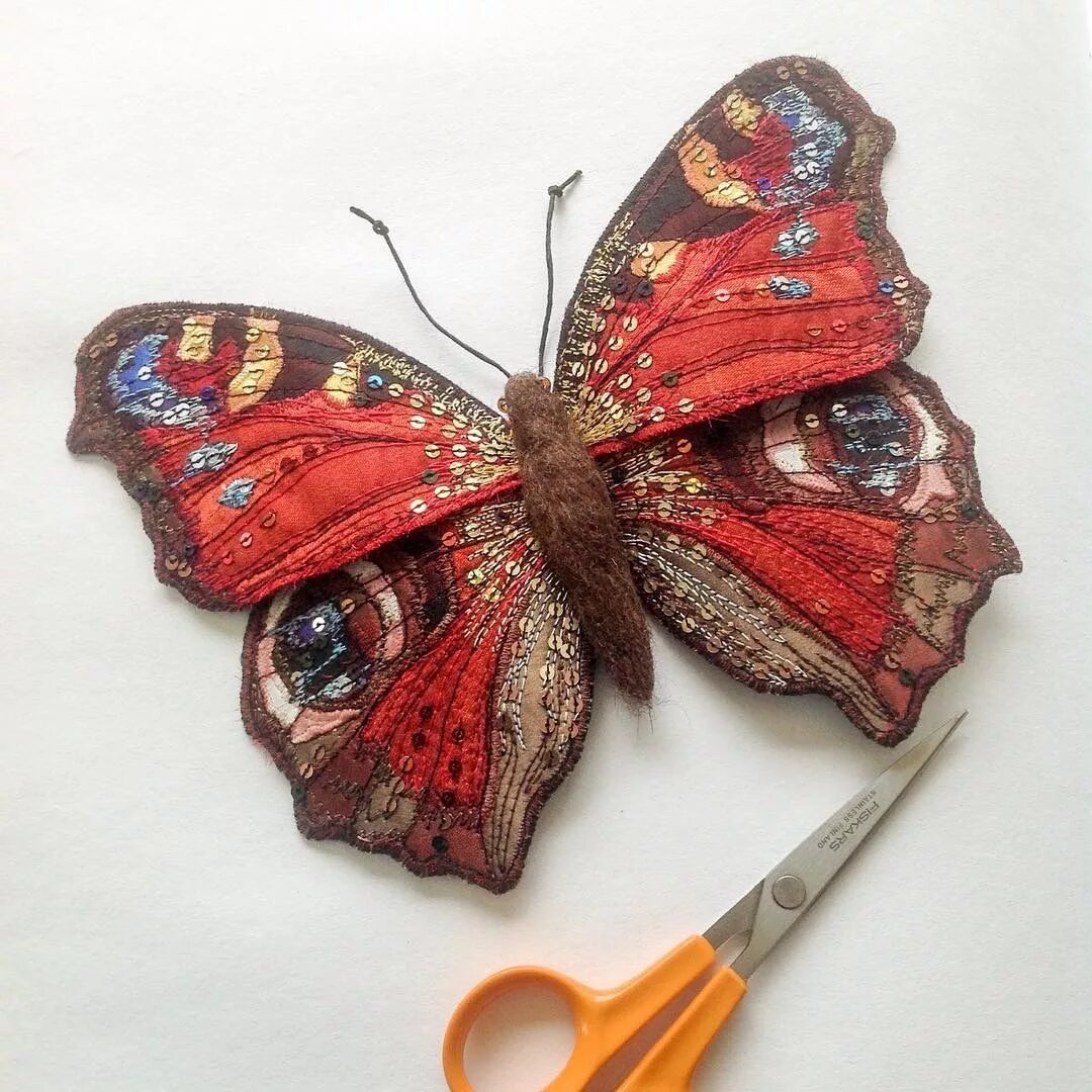 текстильная брошь бабочка. бабочки для рукоделия. рукоделие бабочка. блёстки в виде бабочки. лоскутная бабочка.