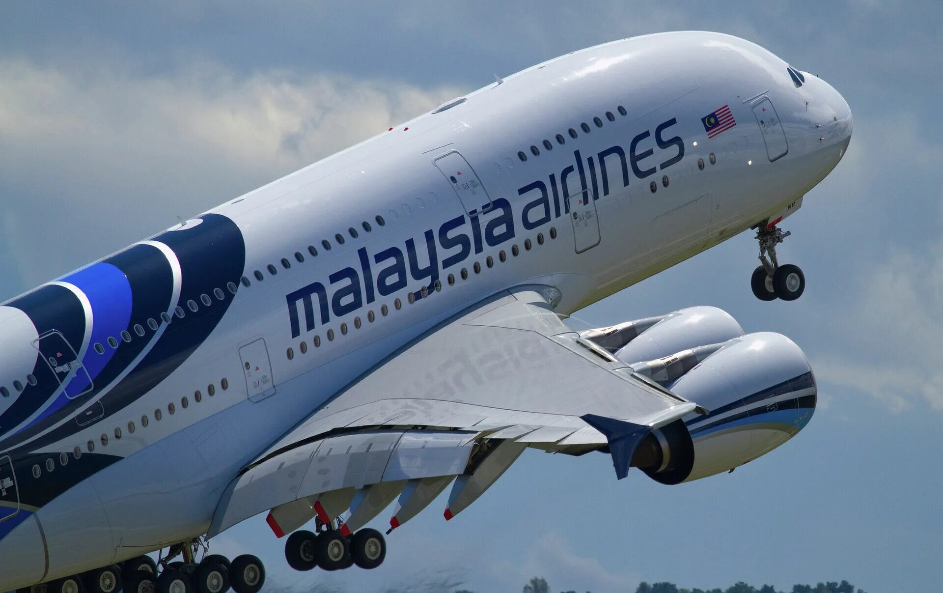 Malaysia Airlines a380. 370 Малайзия Эйрлайнс. Airbus a380 Malaysia. Боинг 777 Malaysia.