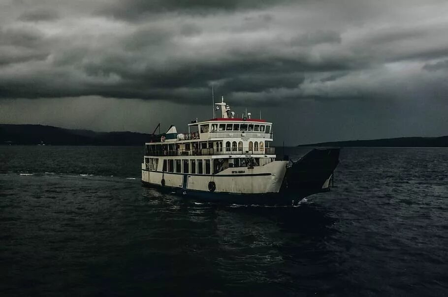 Корабли на воде видео. Корабли на воде видео