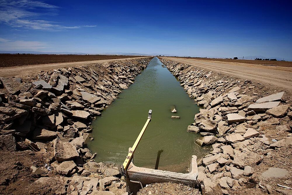 Истощение водных ресурсов. Истощение пресной воды. Природная вода. Дефицит воды. Озера питьевая вода