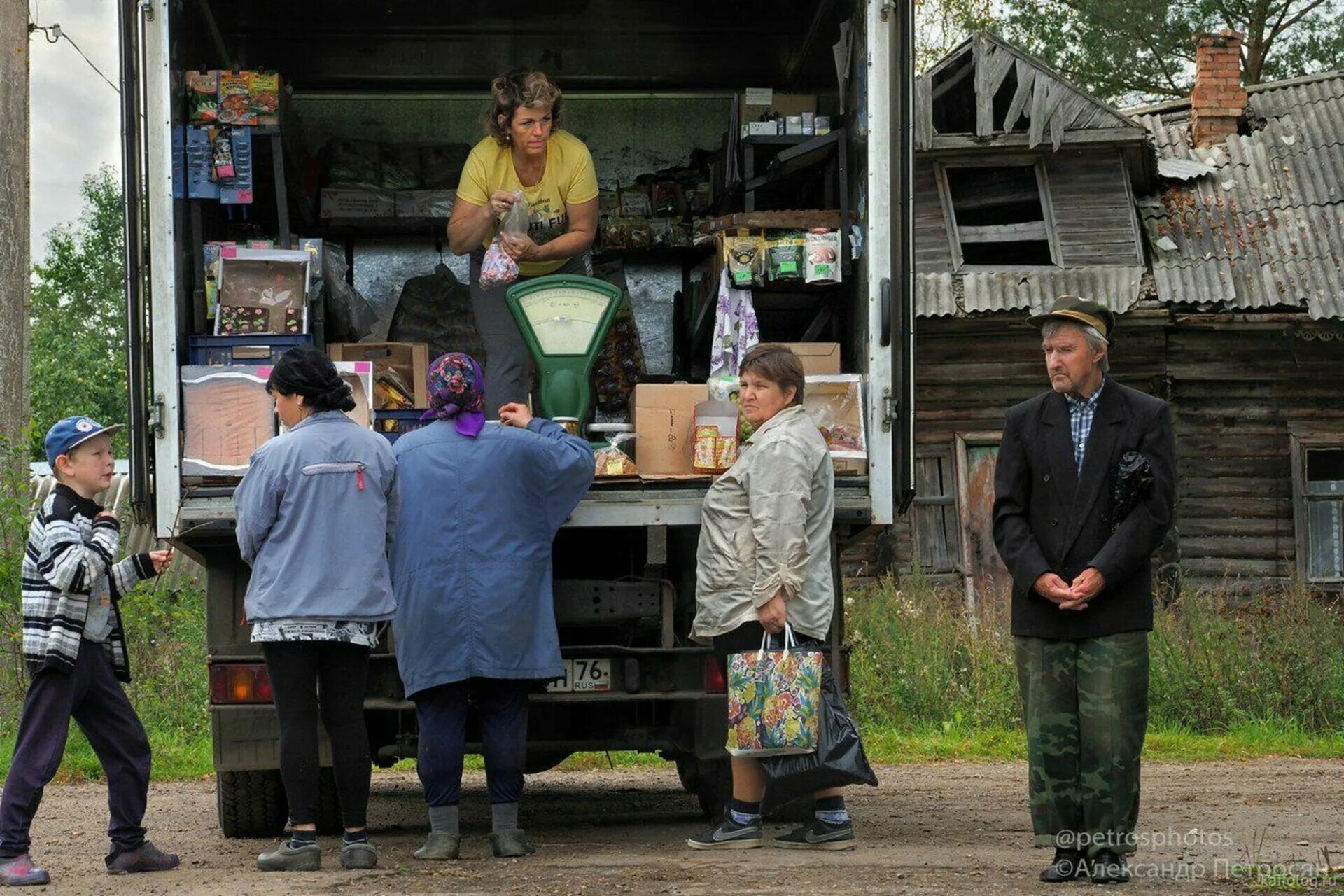 Как дальше жить в россии простому. Деревенские жители. Нищета Российской глубинки. Жители Российской глубинки. Нищета в деревне.