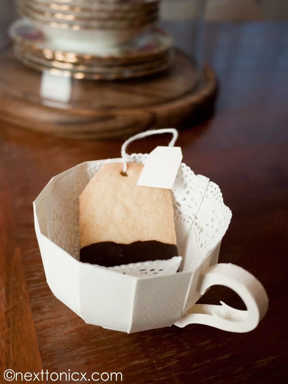 Чашка из бумаги. Коробочка в виде чашки. Поделка чашка с чайным пакетиком. Чашка из картона.