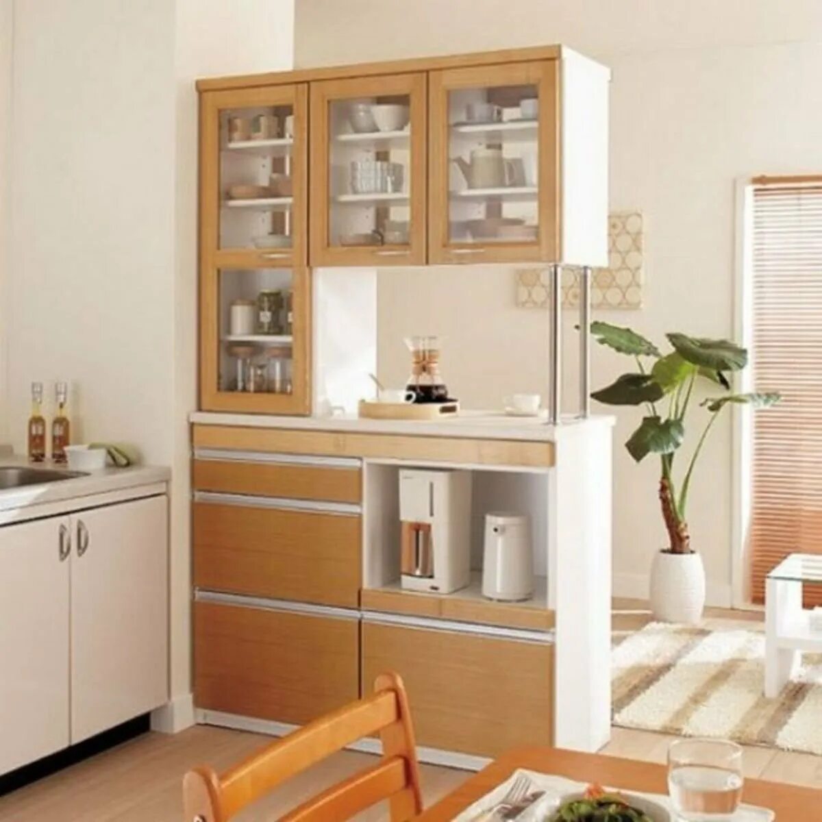 Шкаф для кухни фото. Кухонный шкаф. Шкаф на кухню. Кухонные шкафы для маленькой кухни. Мини стеллаж для кухни.