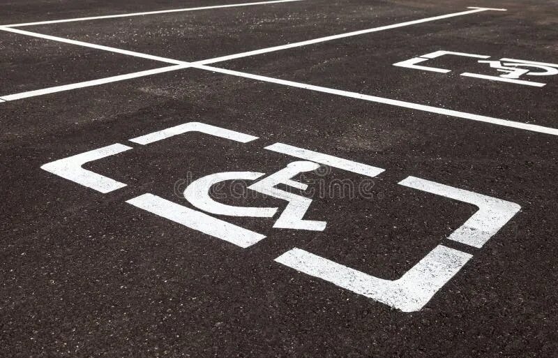 Разметка инвалид на асфальте. Разметка для инвалидов на парковке. Стоянка для инвалидов знак на асфальте. Место для инвалидов на парковке. Parking marking