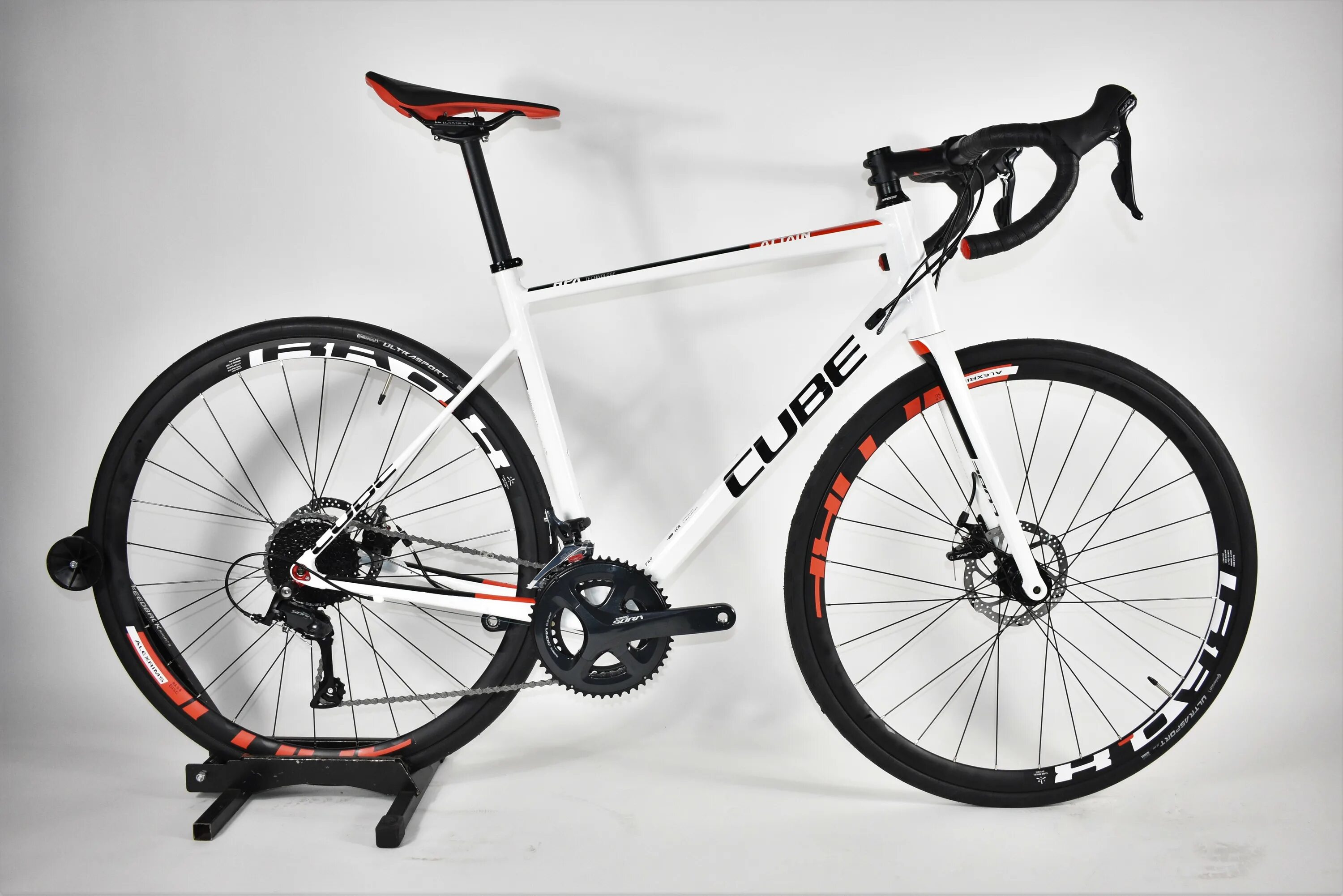 Cube racer. Cube attain pro disc 2019. cube attain 2018. cube attain pro 2025. cube attain race disc.