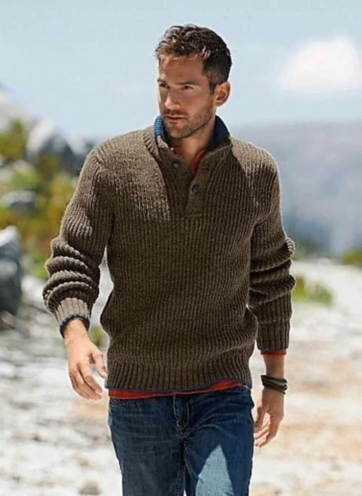 Men knitted. Кардиган мужской Bergere de France. Вязаный свитер мужской. Вязаная кофта мужская. Мужчина в свитере.