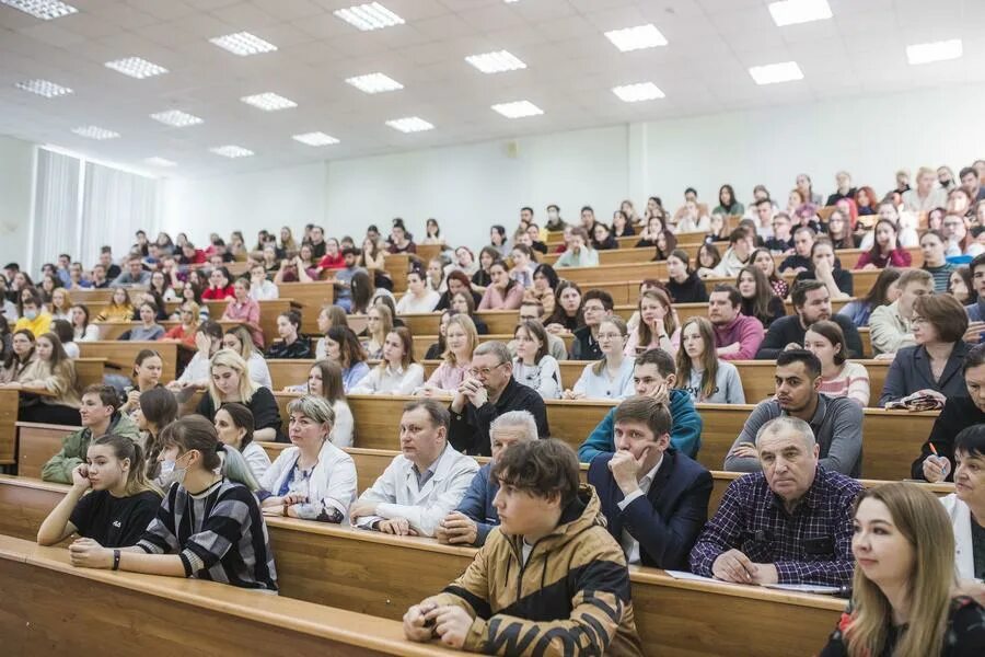 Научные конференции в апреле. Научная конференция студентов. участие студентов в конференции. культурное образование молодежи. фестиваль студенческой науки.