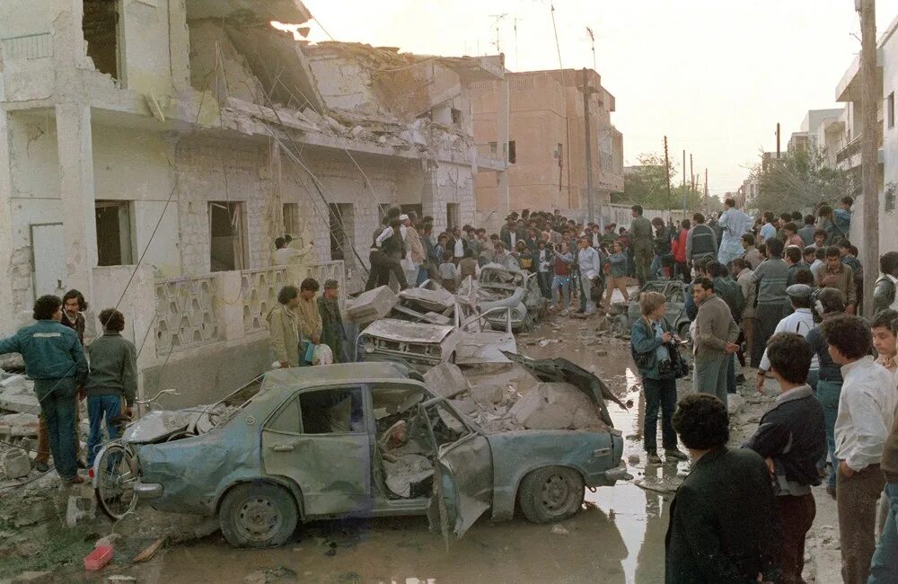 Нападение на ливию. Бомбардировка Триполи 1986. 1986 Нападение на Ливию бомбардировки Триполи и Бенгази. Операция США В Ливии 1986.