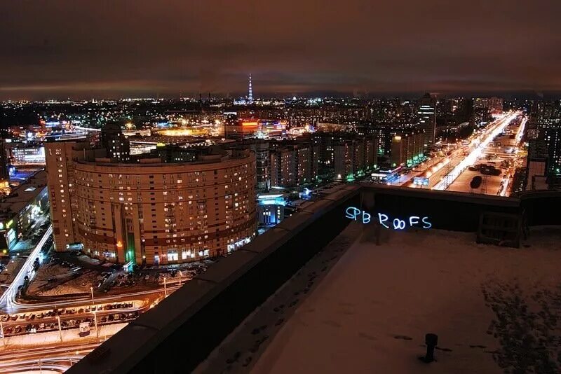 Московская комендантский. Комендантская площадь Санкт-Петербург. Ночной Комендантский проспект СПБ. Комендантский проспект ночью. Комендантский проспект в Казани.