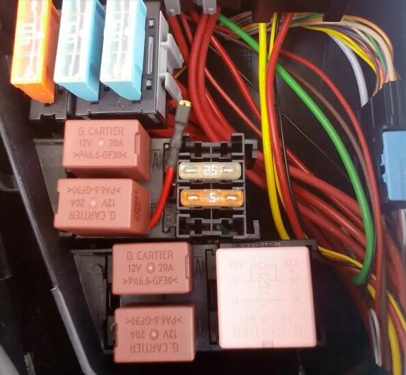 Реле стартера на ларгусе находится Дневные ходовые огни (DRL/ДХО) на Lada Largus Неофициальный Лада Ларгус Клуб