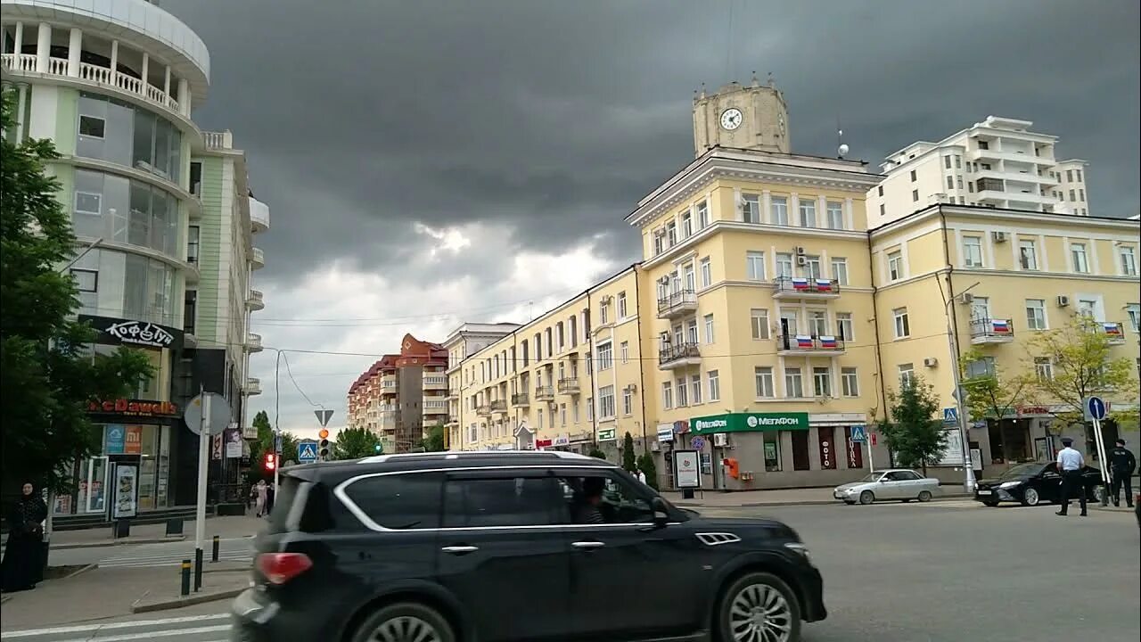 Остановиться грозном. Проспект Путина 17 в Грозном. Улица Садовая Грозный. Центр Грозного улицы. Восточная улица Грозный.