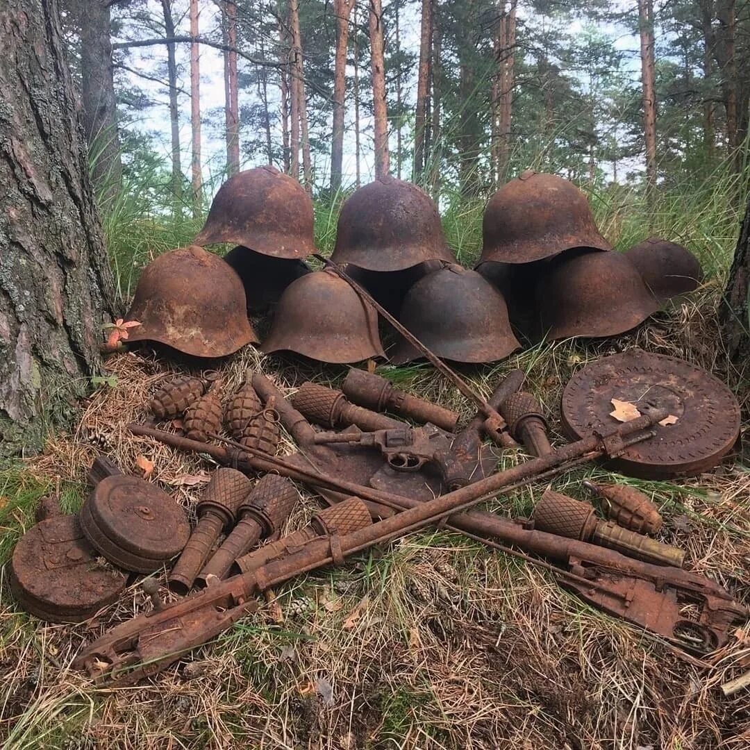 Эхо военные. Эхо войны-каска Военная.