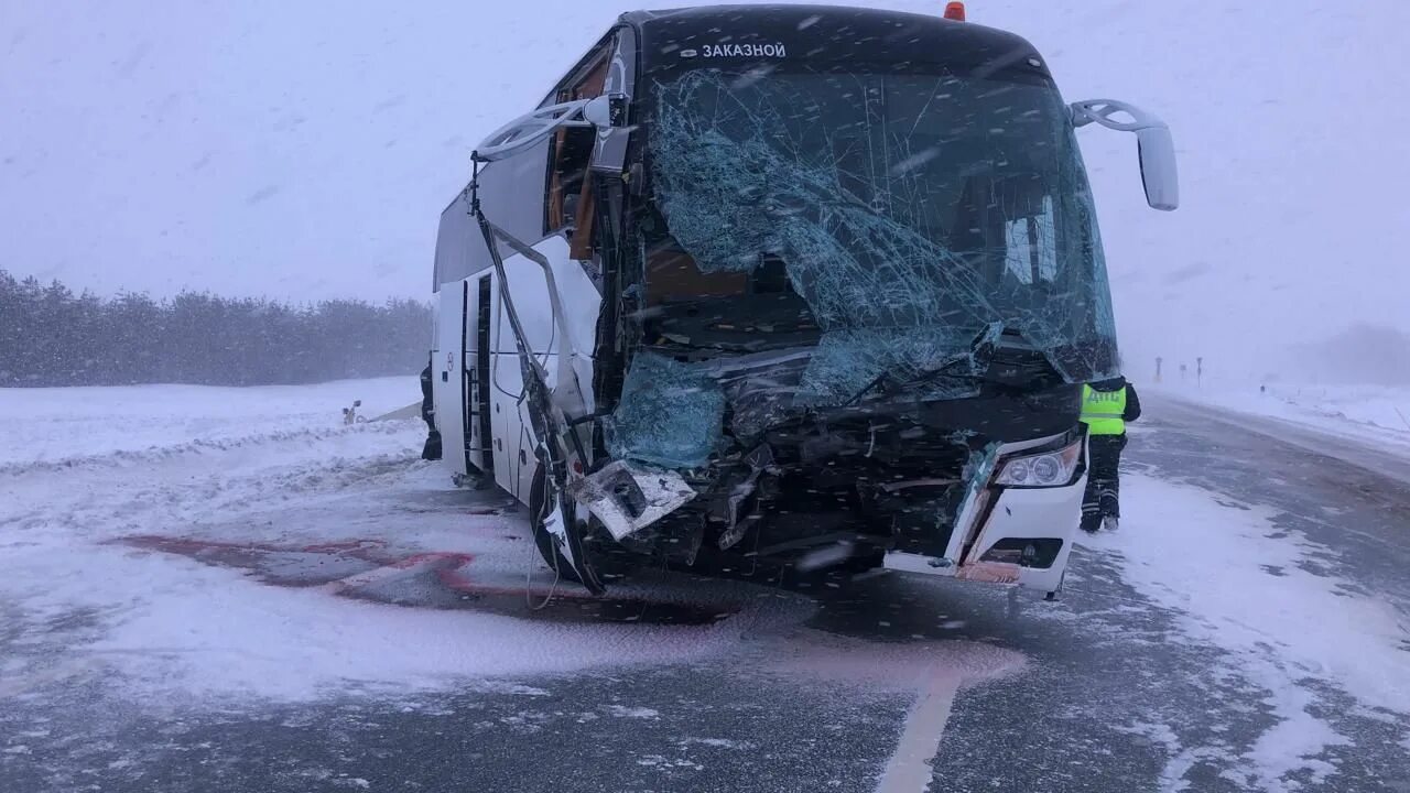 Дтп м7 татарстан за последние. Авария казань набережные челны м7. дтп м7 набережные челны. авария на трассе казань челны. автобусы набережные челны дтп.