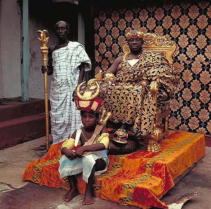 Король Камеруна. Африканский Король. Африканский царь. Богатая Африка.