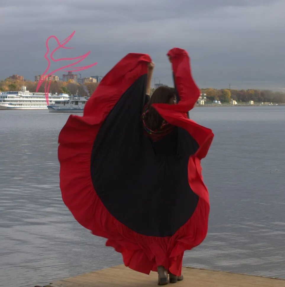 платье со шлейфом. платье 2 солнца. платье 2 солнца. пышная юбка. цыганская юбка черная.