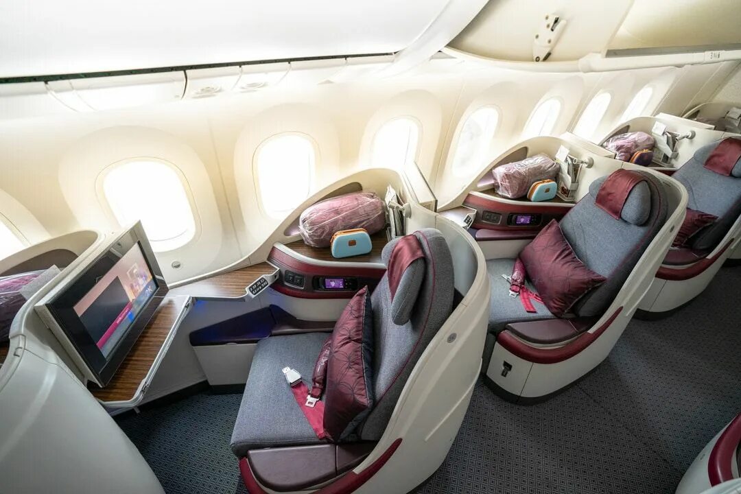 Северный ветер классы. Qatar Airways 787 Business class салон. A330-300 Qatar Airways. Qatar Airbus а330-200 бизнес. А 330 Норд Винд.