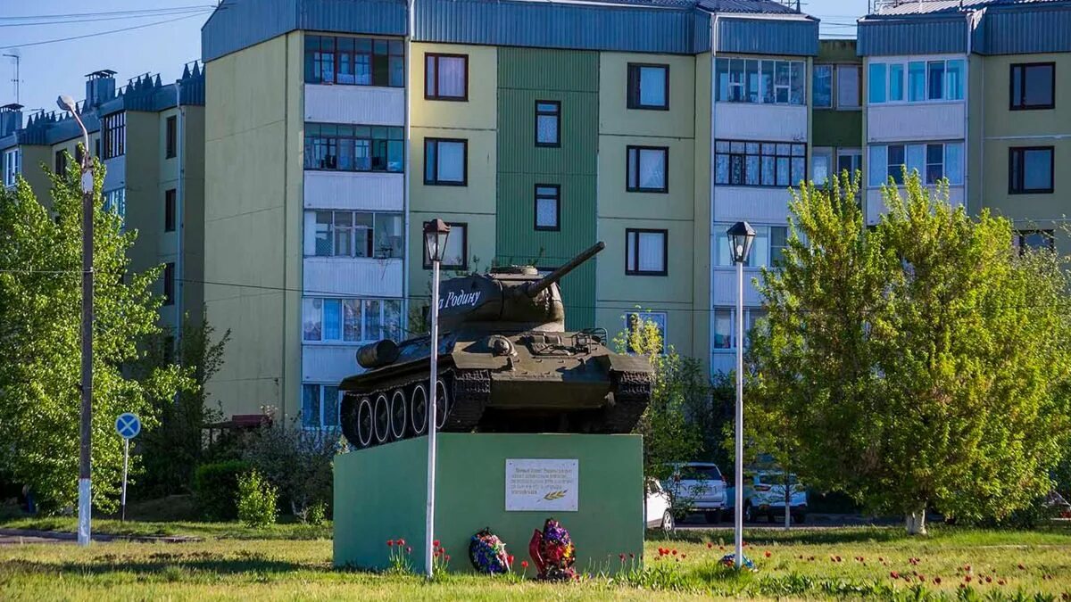 Военная дом 9. Богучар военный городок. Военный городок Богучар Воронежская. Богучары Воронежская область военный городок. Богучар танк военный городок.