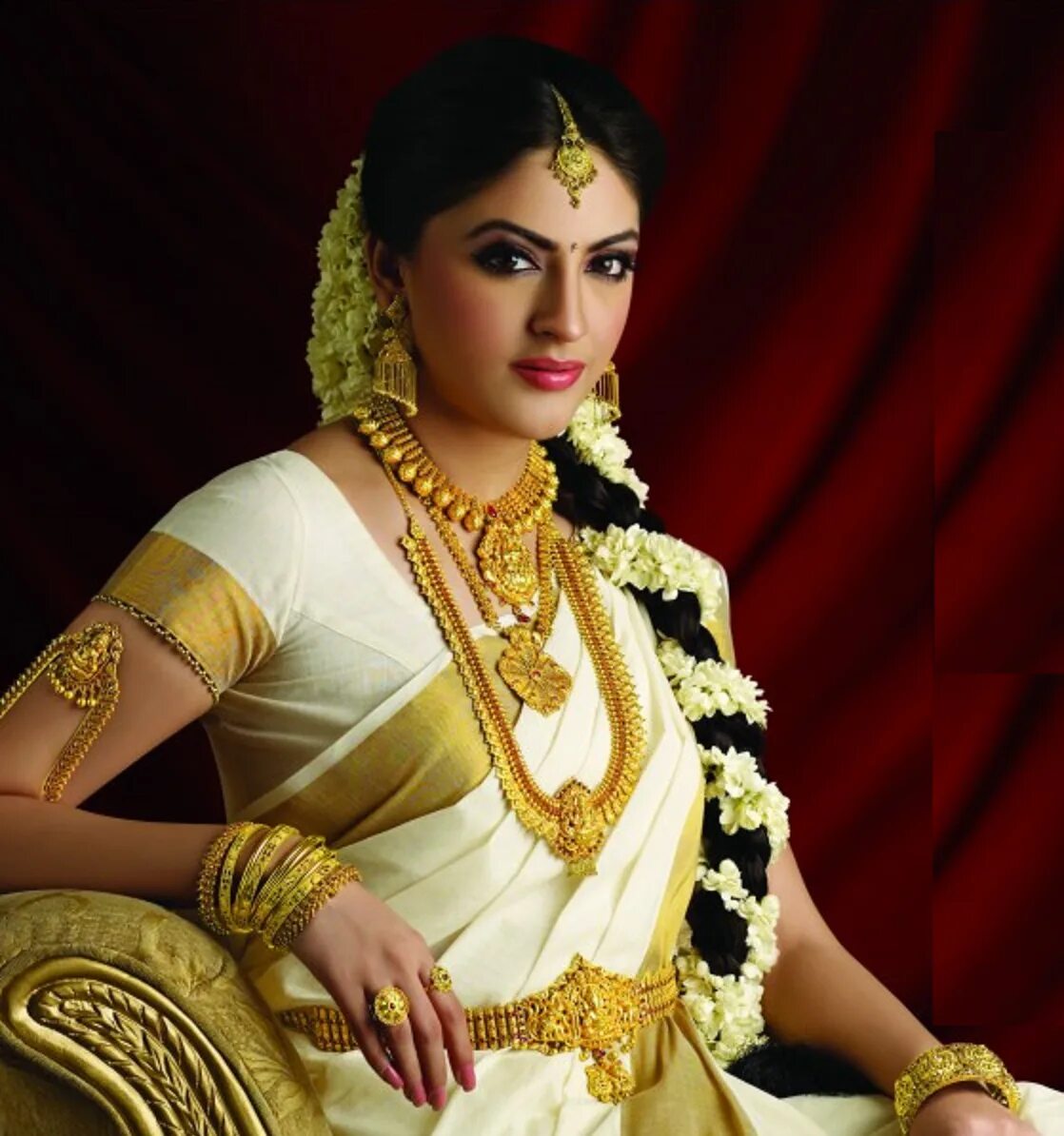 Кешапашарачана. Сари золото. Ожерелье Раджи на девушке. Indian Jewellery. Gold model