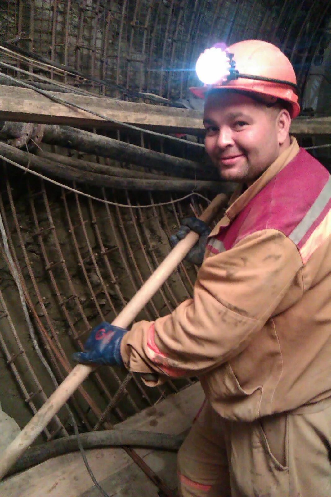 проходчик 5 разряда. проходчик 5 разряда. проходчик 5 разряда. дренажная шахта михайловского гока. норникель рудник таймырский.