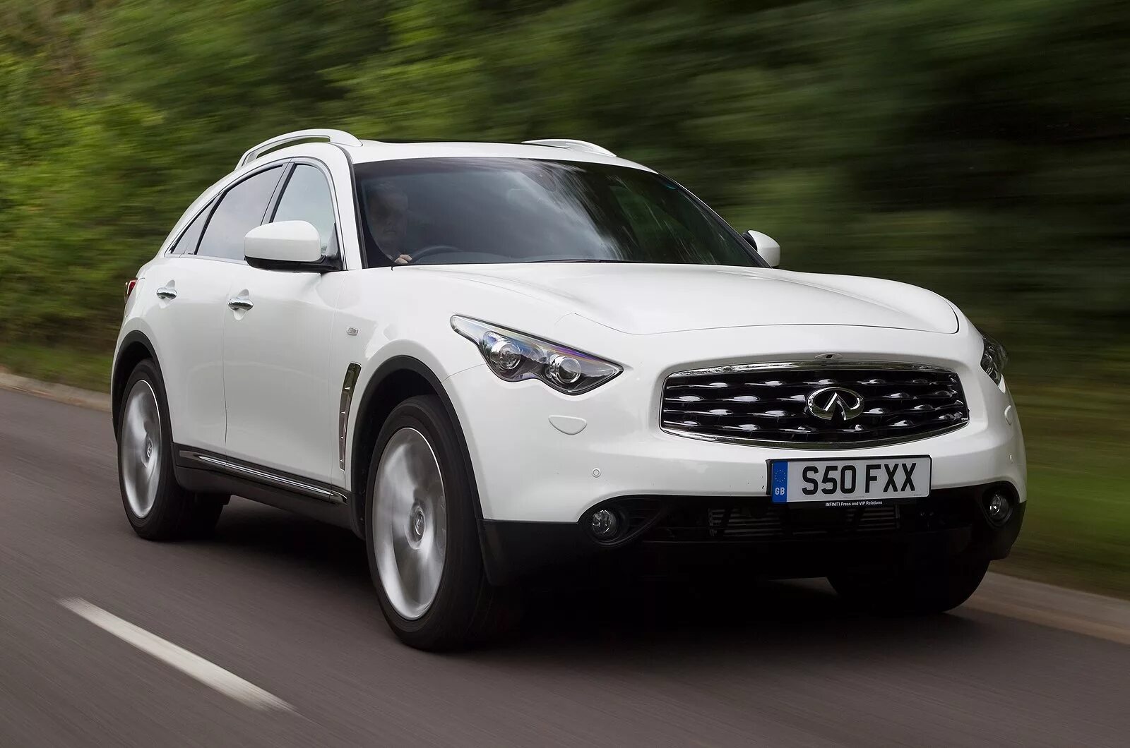 Инфинити сколько. Инфинити fx35. infiniti fx35 белая. инфинити fx35 2025. инфинити fx35 2015.