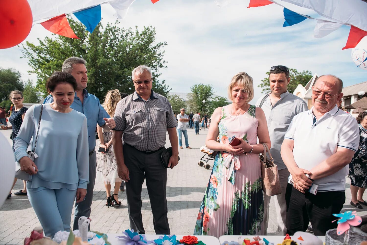 Социальная ярмарка от Лукойла в Астрахани на день защиты детей. Астрахань новости социальная ярмарка.