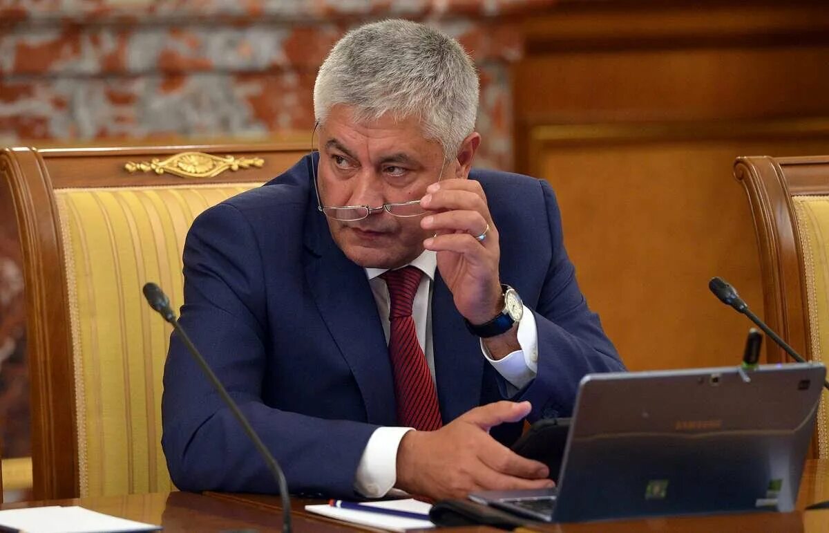 Колокольцев подал в отставку последние. Колокольцев министр мвд. Колокольцев и бастрыкин. Портрет колокольцева. Колокольцев подал в отставку последние.