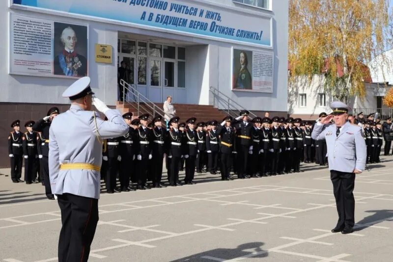 сотрудники гу мвд самара. смотр полиции самара- 6 апреля. самарская полиция. аврора 101 самара полиция. хлусов самара начальник полиции фото.