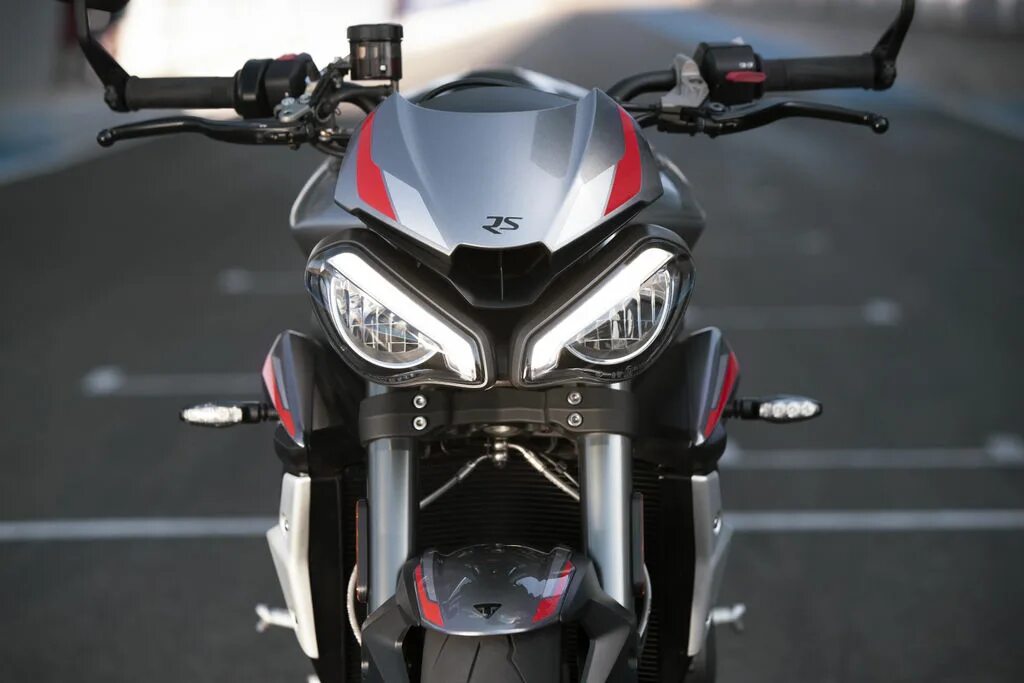 Triumph rs. Triumph street triple 765. triumph street triple 2025. triumph street triple 1200 rs. triumph street triple rs 2025.